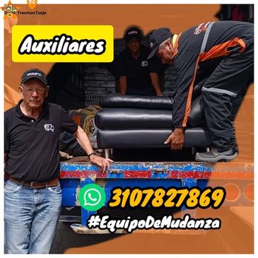 Auxiliares de mudanza en tunja cargando muebles