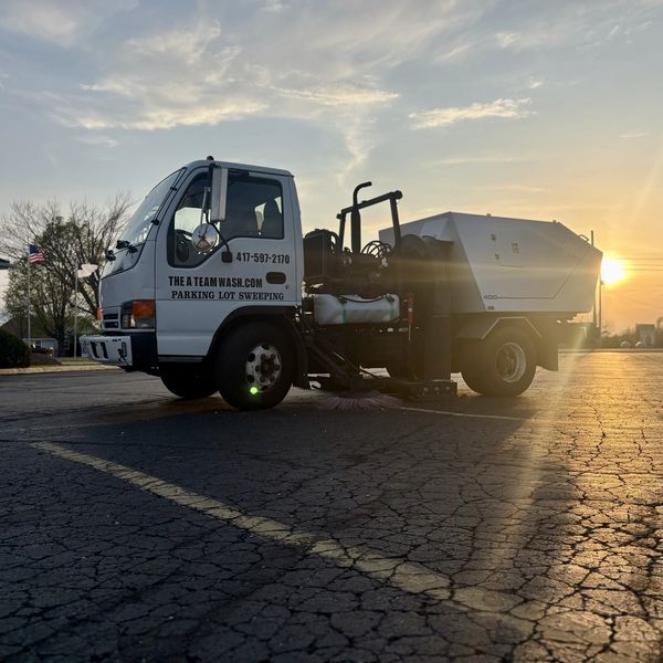Parking lot sweeping service in Ozark MO for commercial property