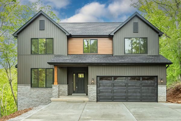 Exterior view of a custom home by Copper Leaf Custom Homes of Missouri. 
