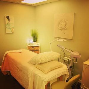 Day spa, medical spa, skin treatments, skincare,  facial, Oxygeneo, acne treatment, acne facial, best facial,  body waxing, Brazilian, hair removal,  lash lift, eyelashes, eyebrows, microblading, tattoo, Honolulu, Hawaii 