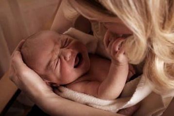 Cómo saber si su bebé está tomando suficiente leche