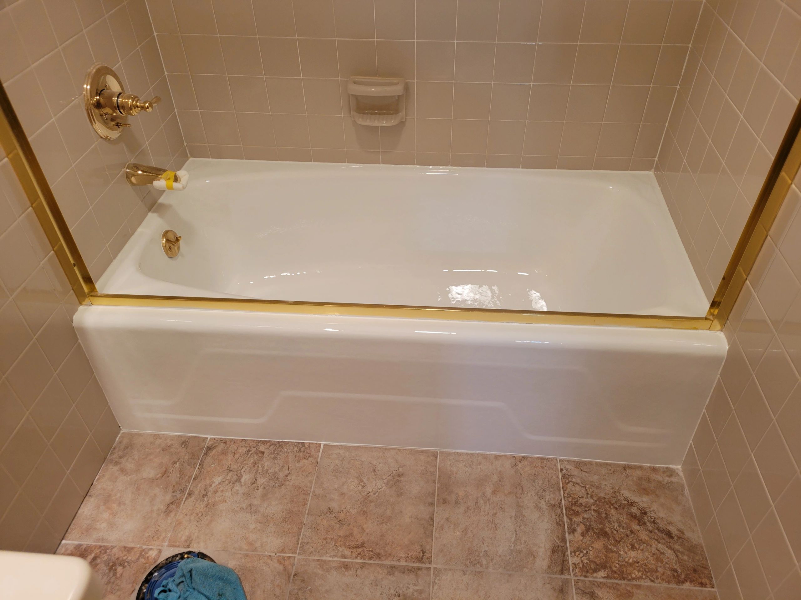 Bathtub Refinishing Recoat and Repair