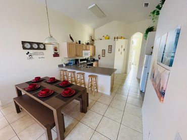 Florida Vacation Villa. Open plan kitchen and dining area.