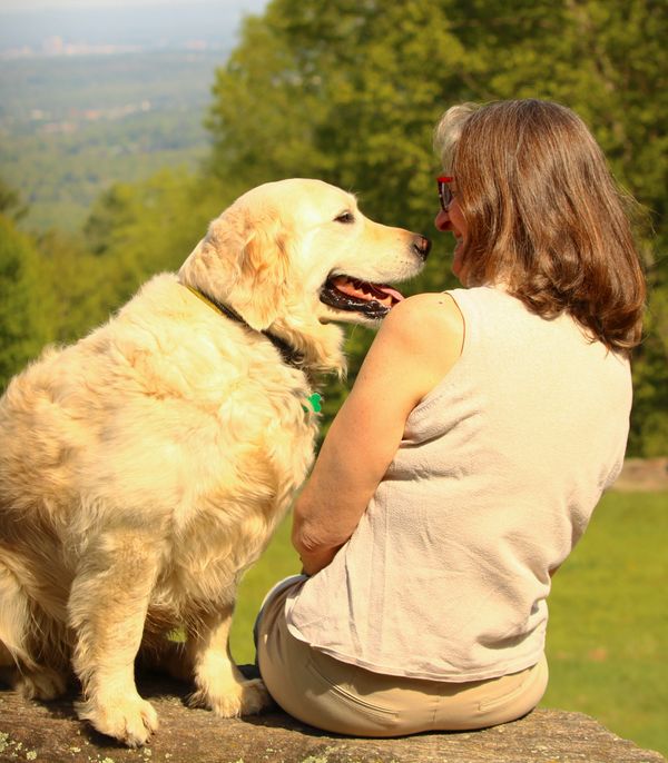 LUNA &  HER HANDLER
