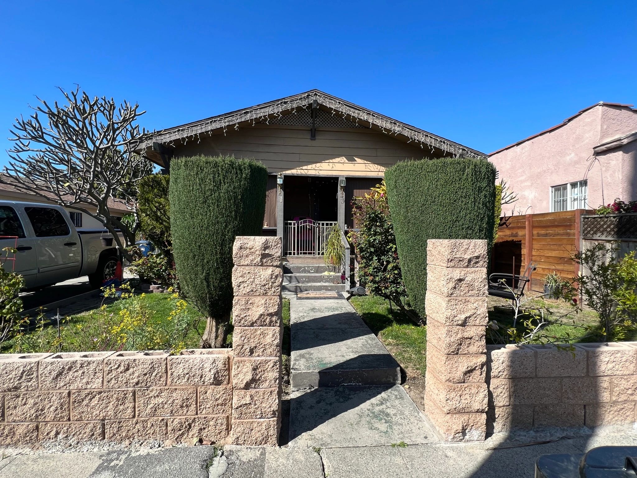 1221 E 78th Street
Los Angeles, CA 90001