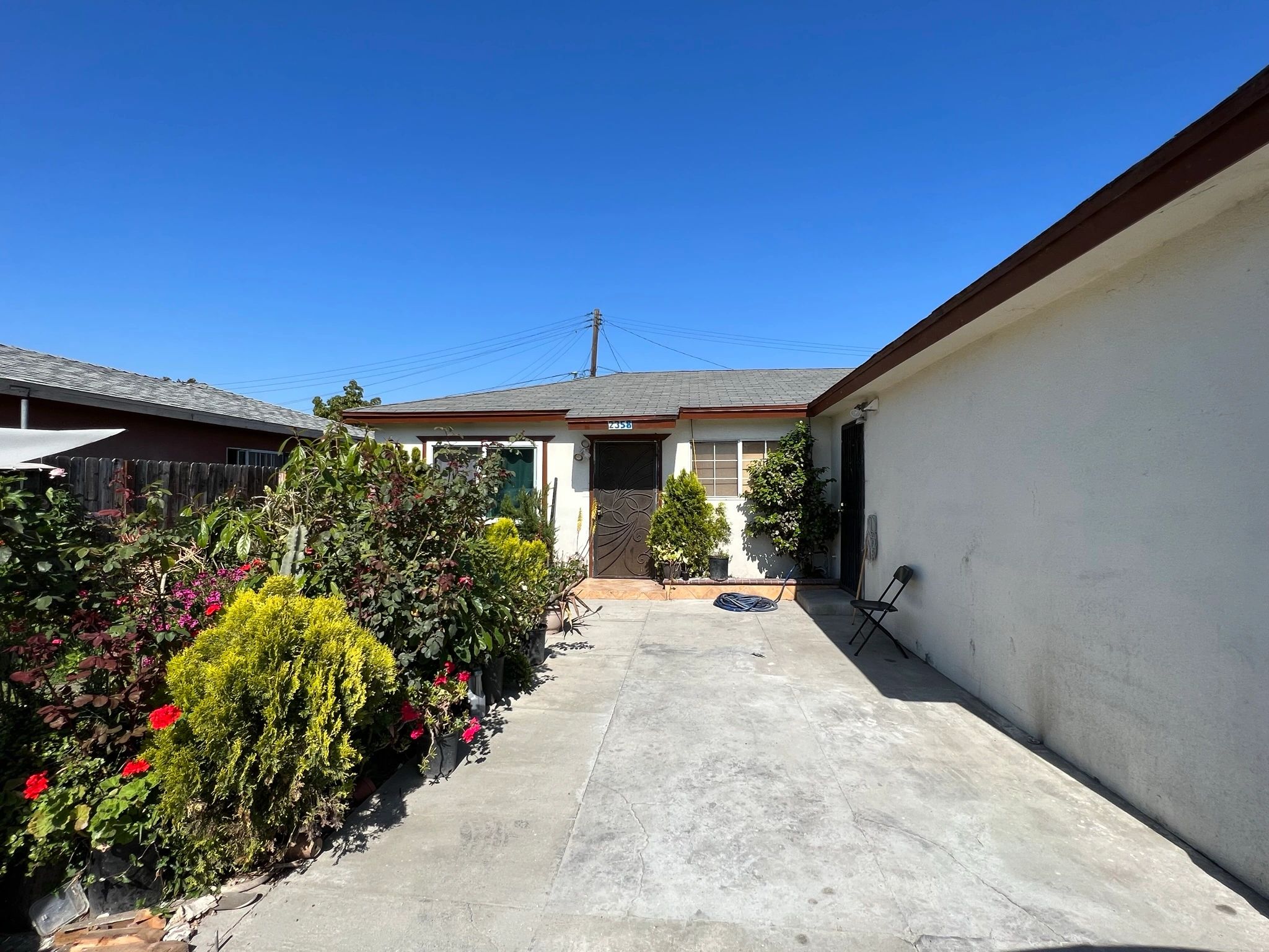 2358 E El Segundo Boulevard
Compton, CA 90222