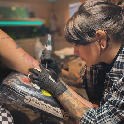 Becca Tattoos, tattoo artist. Tattooing custom designs.