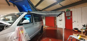 VW Transporter with thule awning