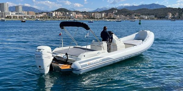 location bateau semi rigide ajaccio 350cv