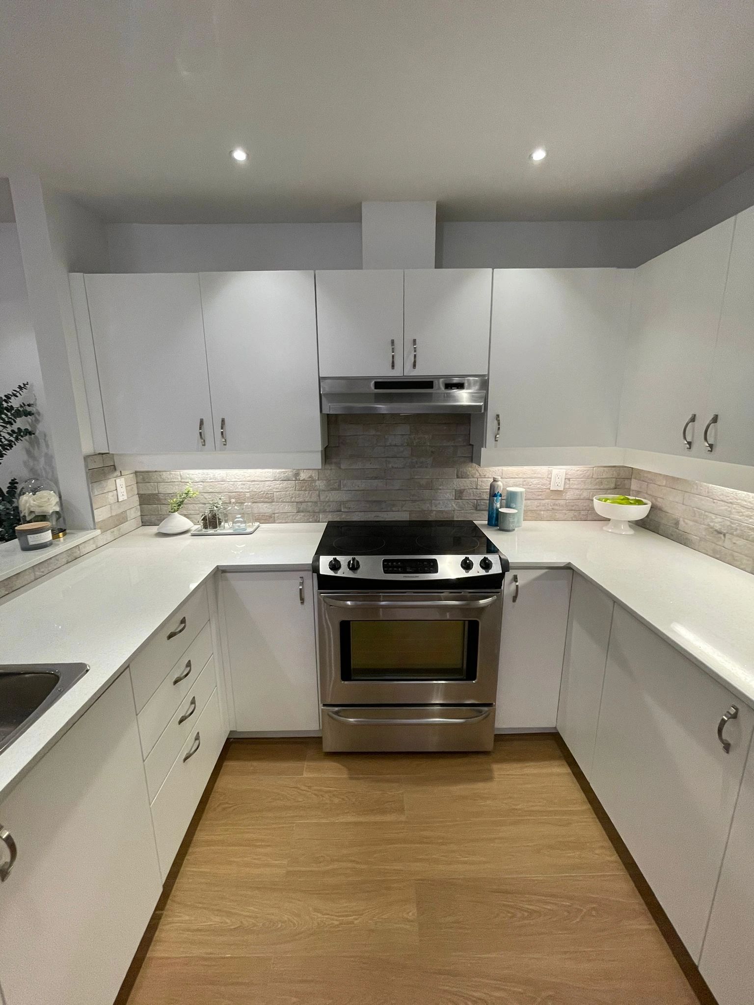 Renovated kitchen, new cabinets.