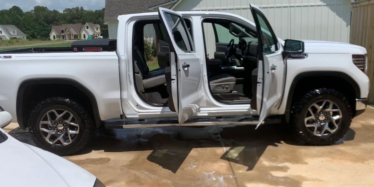 MOBILE CAR DETAILING RED CHUTE LA | DEEP CLEANING, STAIN REMOVAL & INTERIOR DETAIL