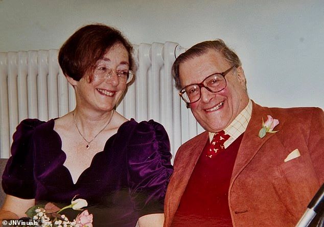 Mind The Gap: Oswald Laurence