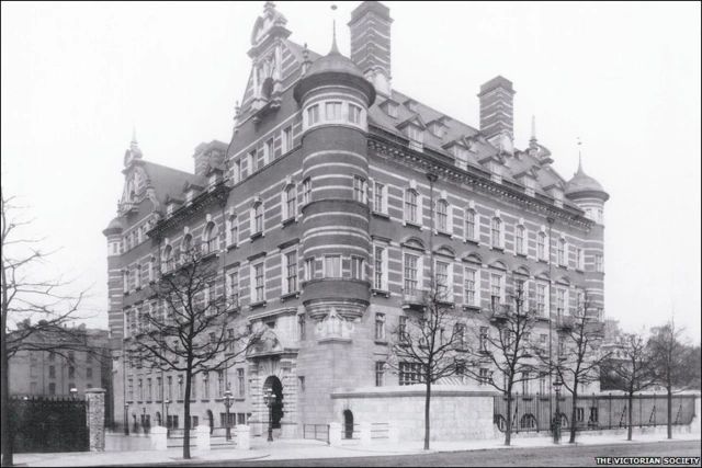 A Brief History of Scotland Yard, History