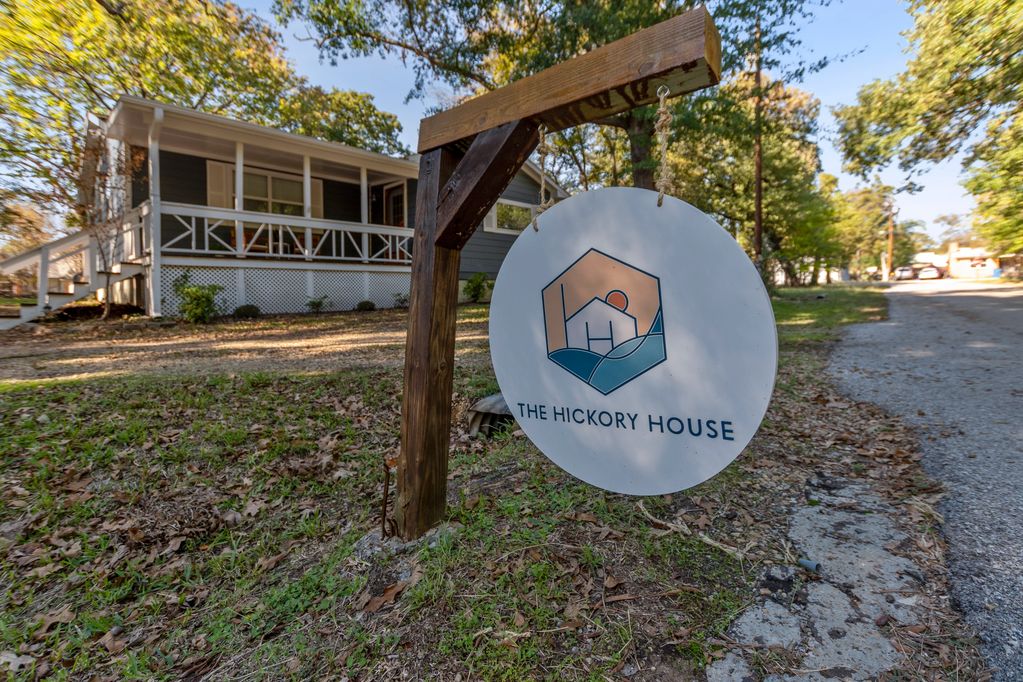 The Hickory House: Find Comfort. Find Home. Find Adventure