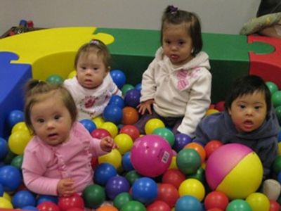 Ayla, Maritsa, Danielle & Pedro enjoy the ball pit purchased with Jamie’s Smiles grant