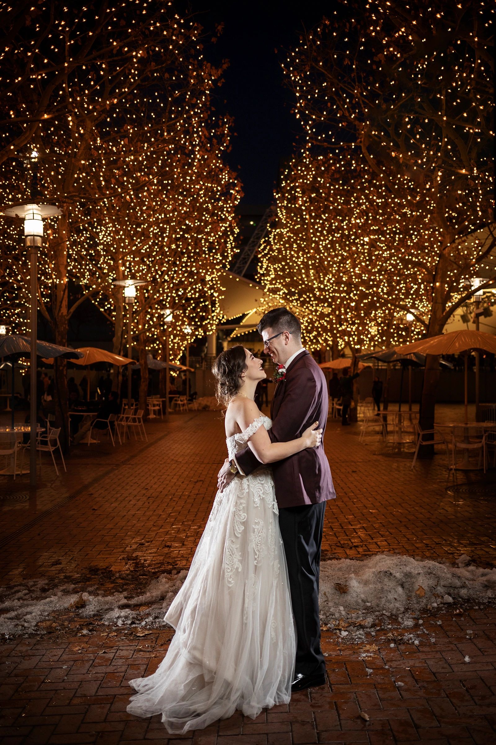 Romantic Winter Wedding at The VOX, Kansas City, MO, image size:1600x2400