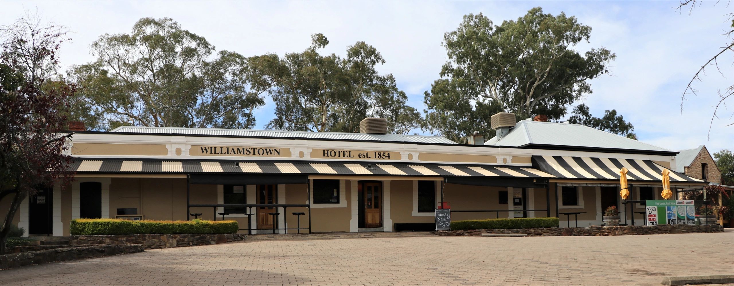 Pub History Williamstown Hotel