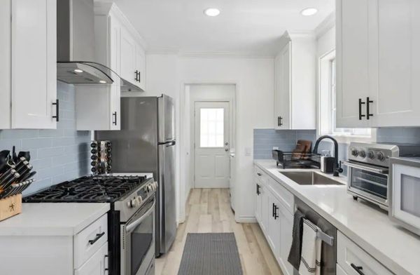 complete kitchen