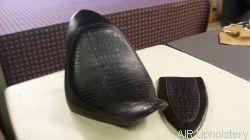 Croc Seat with Fender Bib