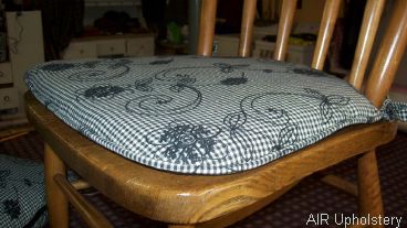 Rocker cushion with ties