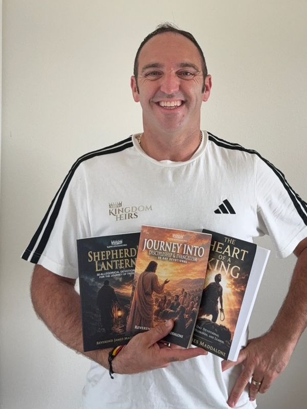 James Maddalone with Amazon books