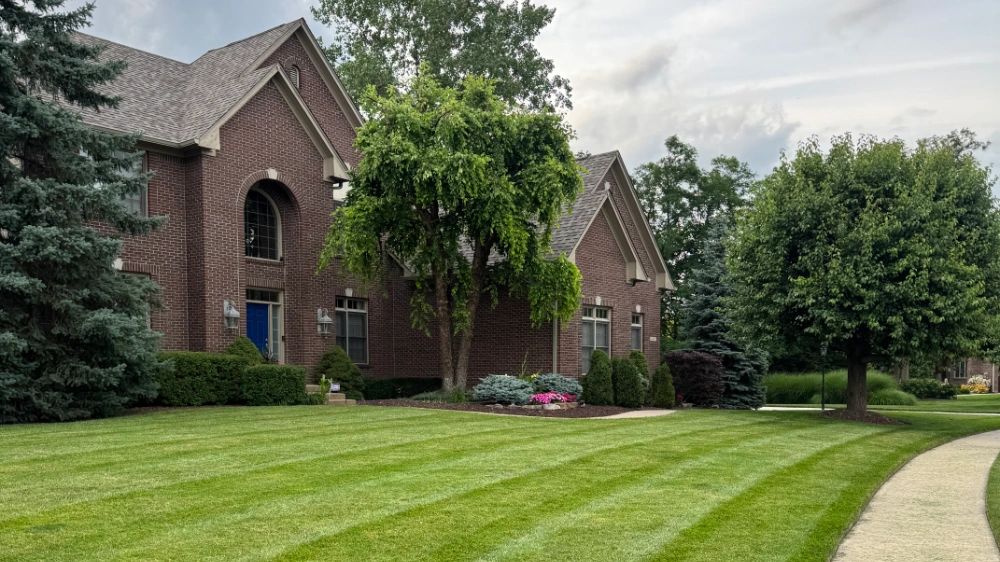 Indianapolis home with beautiful lawn