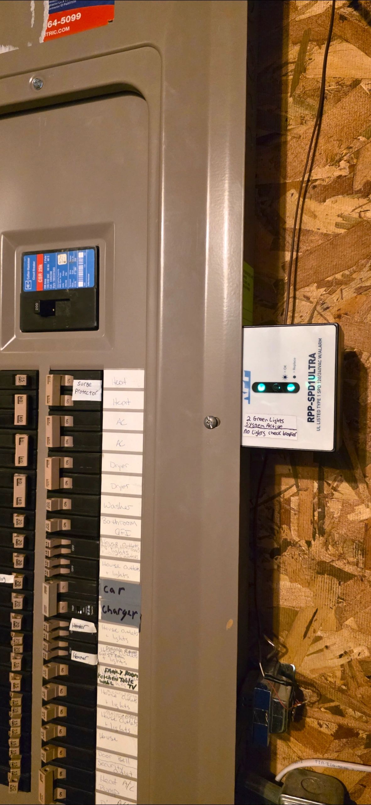 20 kA Type 1 Single-Phase Surge
Arrestor w/ Alarm, 120/240 VAC