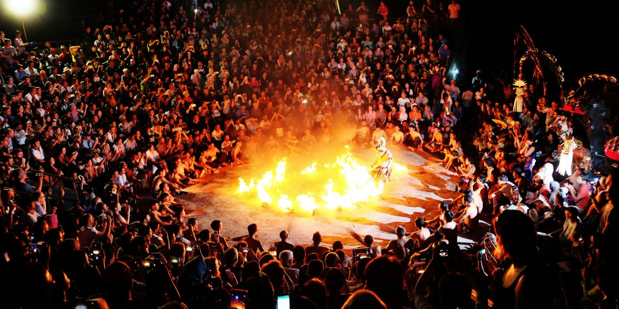 Tari Kecak Dance Uluwatu Temple Bali 