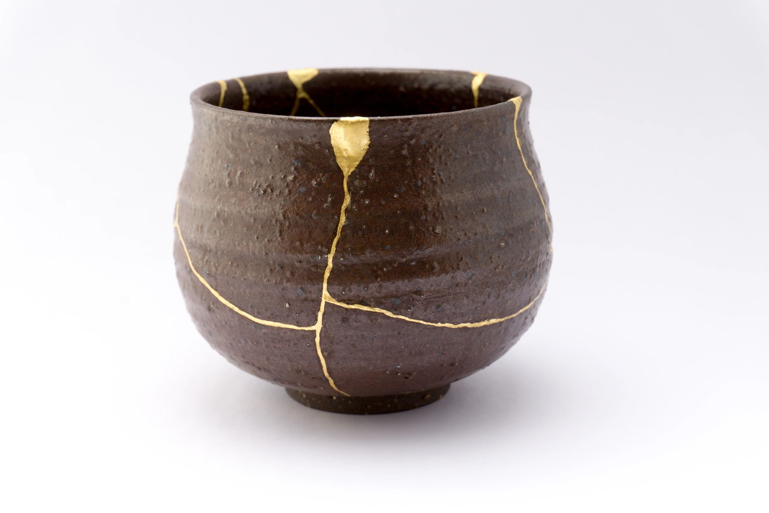 KINTSUGI: THE ART OF EMBRACING YOUR TRUE SELF