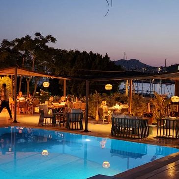 Tike Lounge and Pool