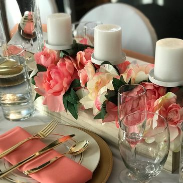Event decorating, wedding by Sheryl Denice Collection, gold peach ivory wedding design, wedding table setting, spring wedding, flower centerpiece, gold silverware, wedding, gold charger, peach napkins