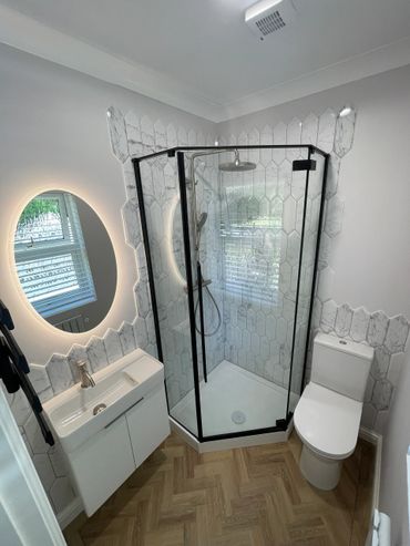 Modern bathroom with marble tiles 