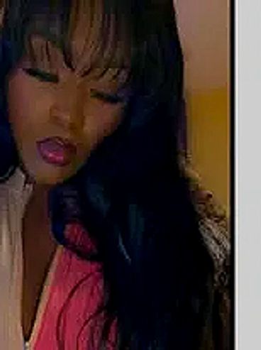 Model:Briaria Thomas 
pose headshott