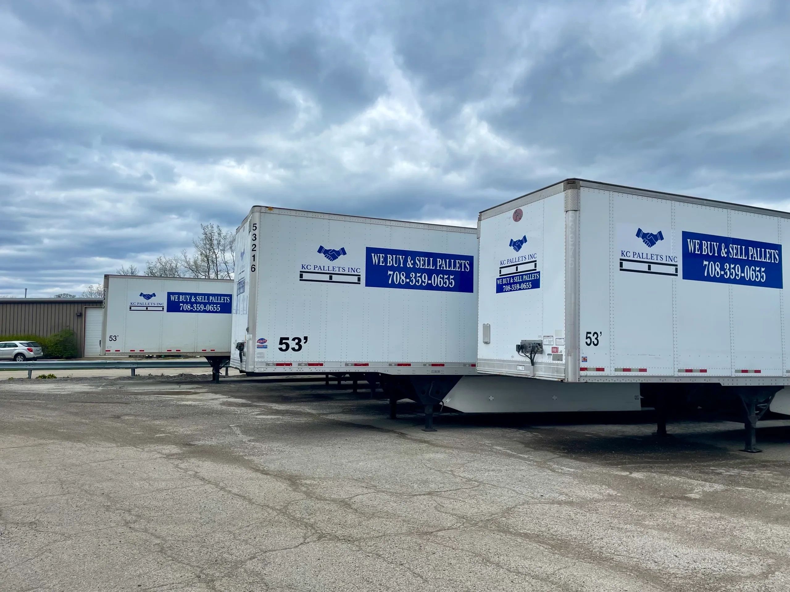 Drop trailer service for warehouse pallet loading