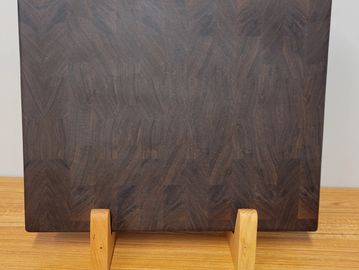 End Grain Cutting Board made with Maryland-sourced black walnut. This beautiful board measures 12 1/