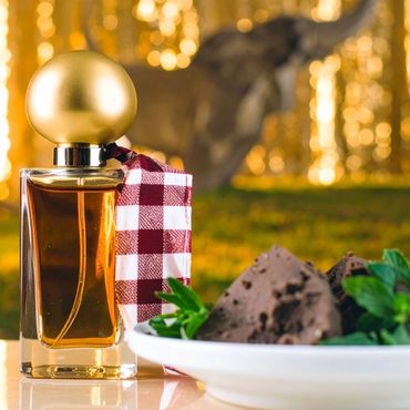 A luxury perfume oil created by blending two of the most precious ingredients 
Sandalwood  and Oudh
