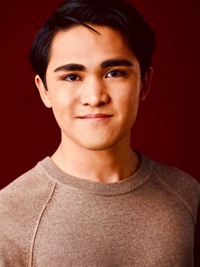 Main headshot ( 2022 )