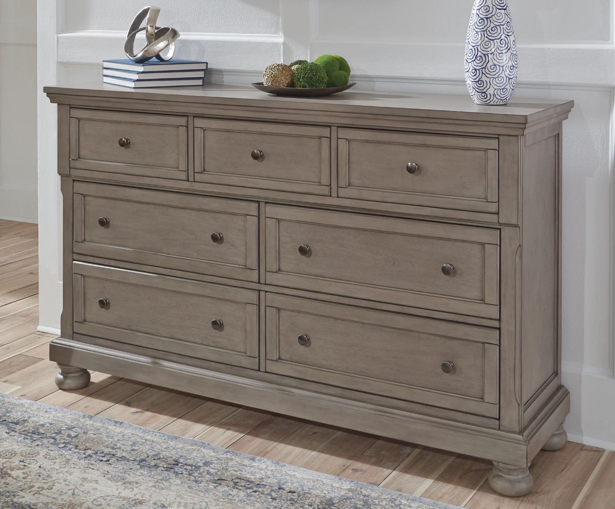 Lettner 7 Drawer Dresser