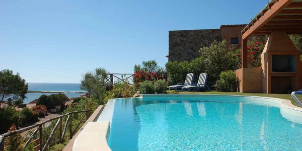 Une très belle villa avec piscine à vendre à Grimaud