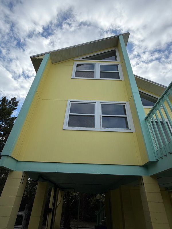 Install hardie siding, vinyl soffit, and exterior paint in Northeast Florida