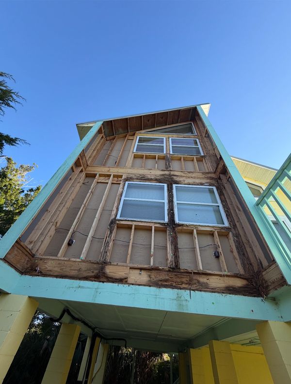 Install hardie siding, vinyl soffit, and exterior paint in Northeast Florida