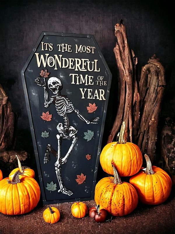 Spooky decorative Halloween sign.