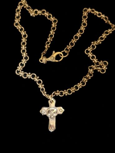 Handmade medieval inspired cross with scull, memento mori, remembrance jewellery 