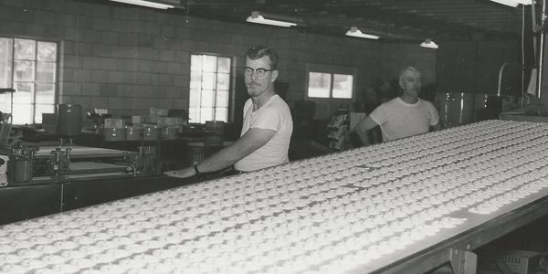 Artisan made Tell City Pretzels in 1950