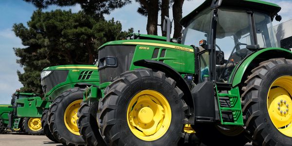 Вживані трактори на продаж в Україні.
Трактори John Deere.
