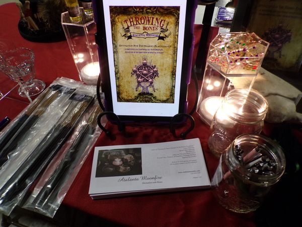 Oddities and Curiosities Expo
Throwing the Bones Book
Psychic
Divination
Hoodoo
Throwing Bones