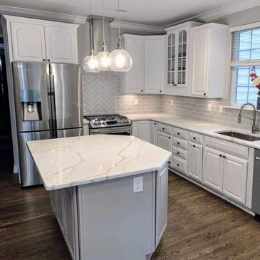 white painted kitchen cabinets