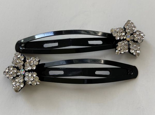 Black hair clip with stone 