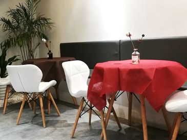 Disposable Nonwoven Table Cloths – Low-Cost, Eco-Friendly
