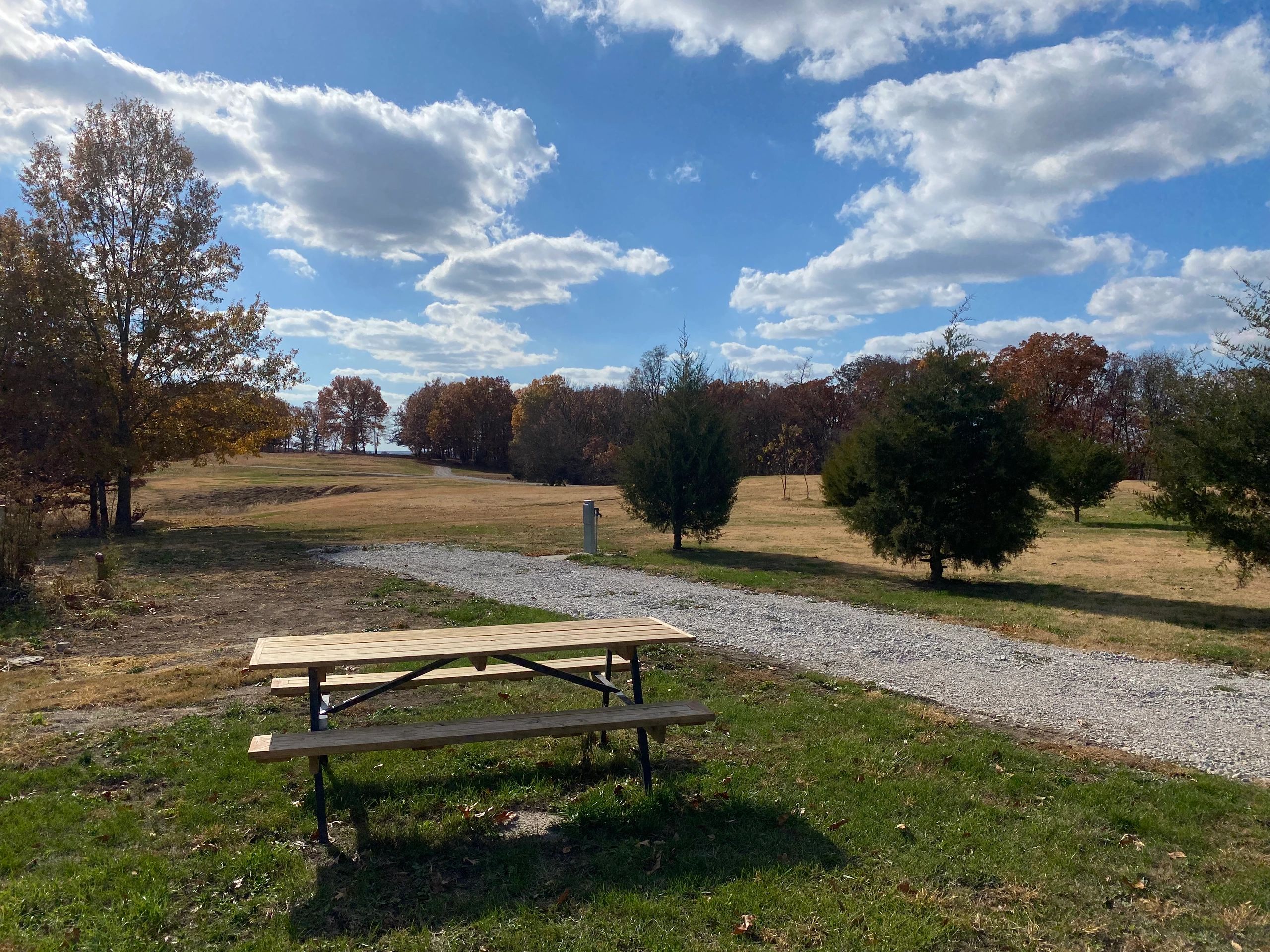 picnic table at rv park